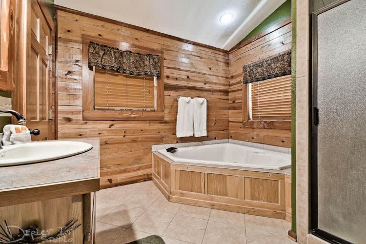 Secluded Cabin In The Woods! 1 Story Villa Eureka Springs Eksteriør billede